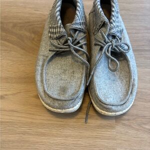 Gray Minimalist Chukka Boots with Wool Texture
